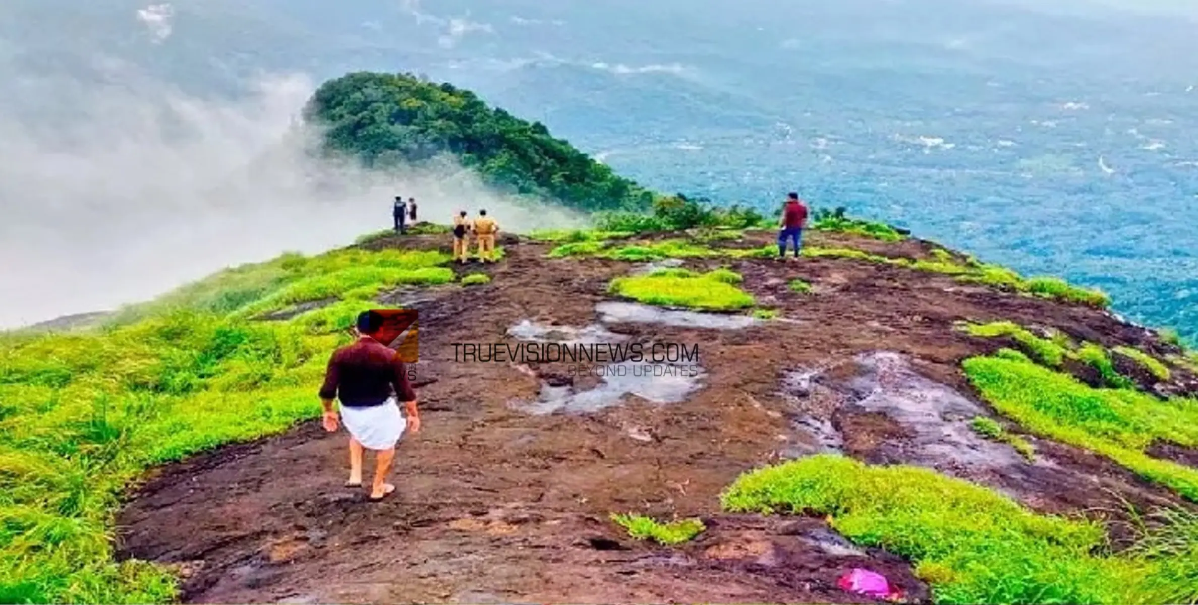 പ്രകൃതി ദൃശ്യങ്ങളുടെ കലവറ; പാലുകാച്ചി മലയിലേക്ക് വിനോദ സഞ്ചാരികളുടെ ഒഴുക്ക്