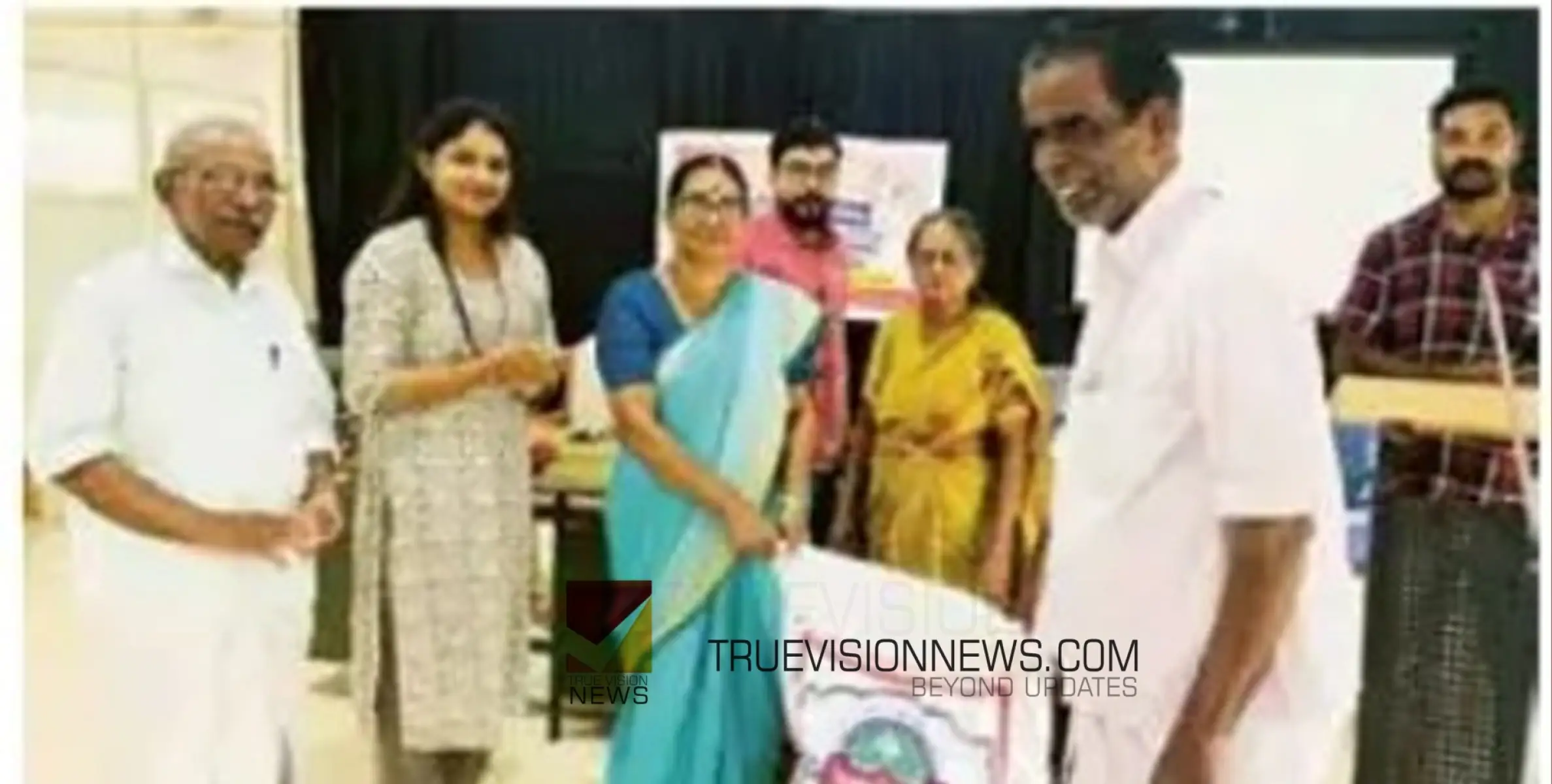 കുന്നുമ്മൽ ബ്ലോക്ക് പഞ്ചായത്ത് കാലിത്തീറ്റ വിതരണം ചെയ്തു