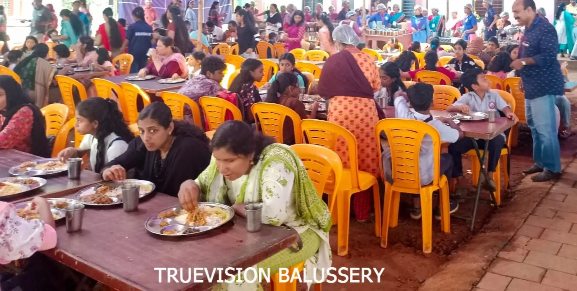 ഉപജില്ലാ കലോത്സവം ; കലയുടെ കോട്ടൂരില്‍   ജനകീയ ഊട്ടുപുര ഒരുക്കി  നാട്ടുകാര്‍